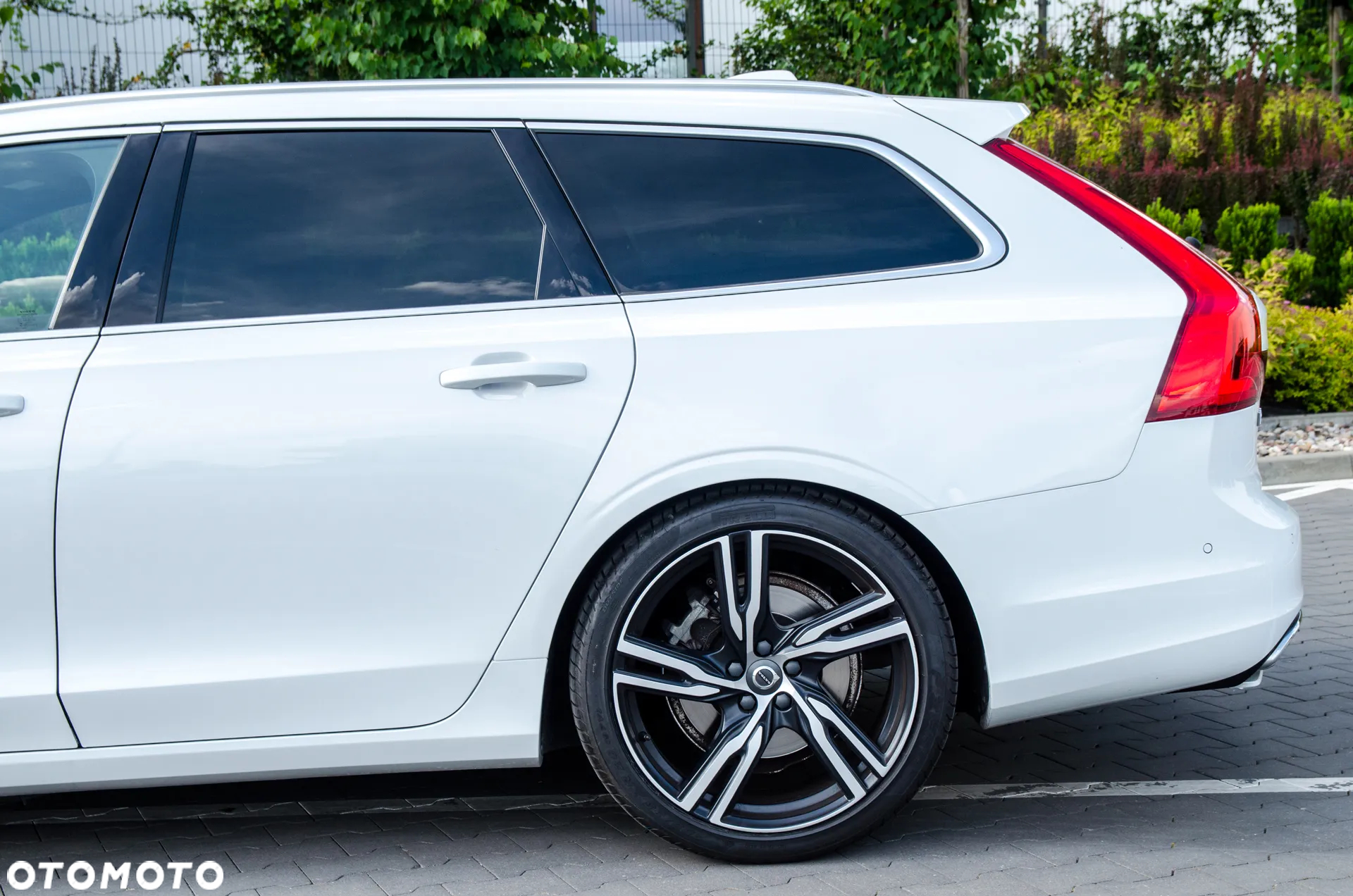 Volvo V90 D4 Geartronic R Design - 16