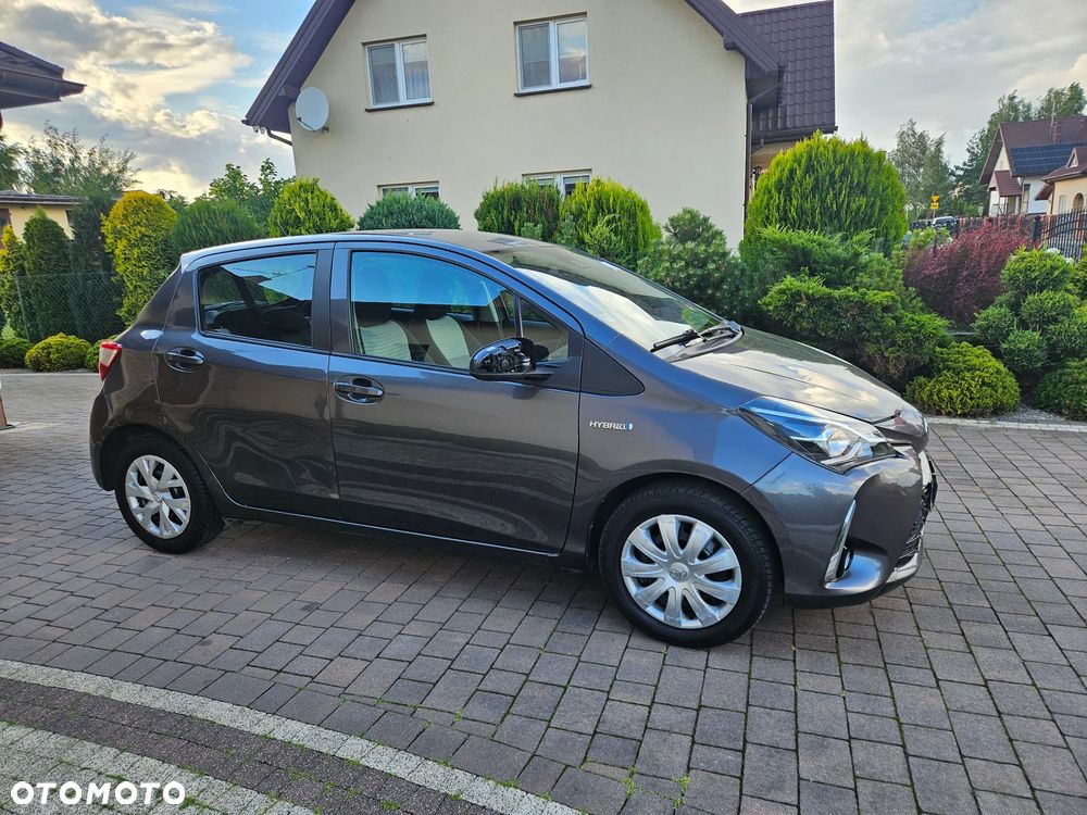 Toyota Yaris Hybrid 100 Active EU6 - 10