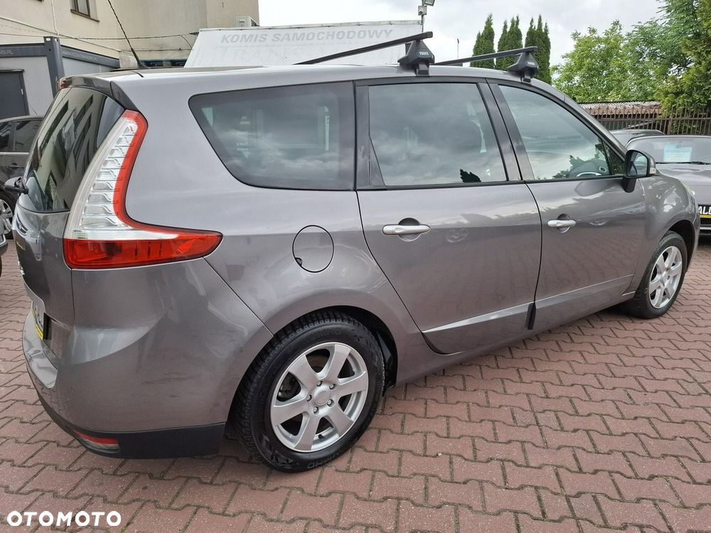 Renault Grand Scenic 2.0 16V 140 CVT Bose Edition - 3