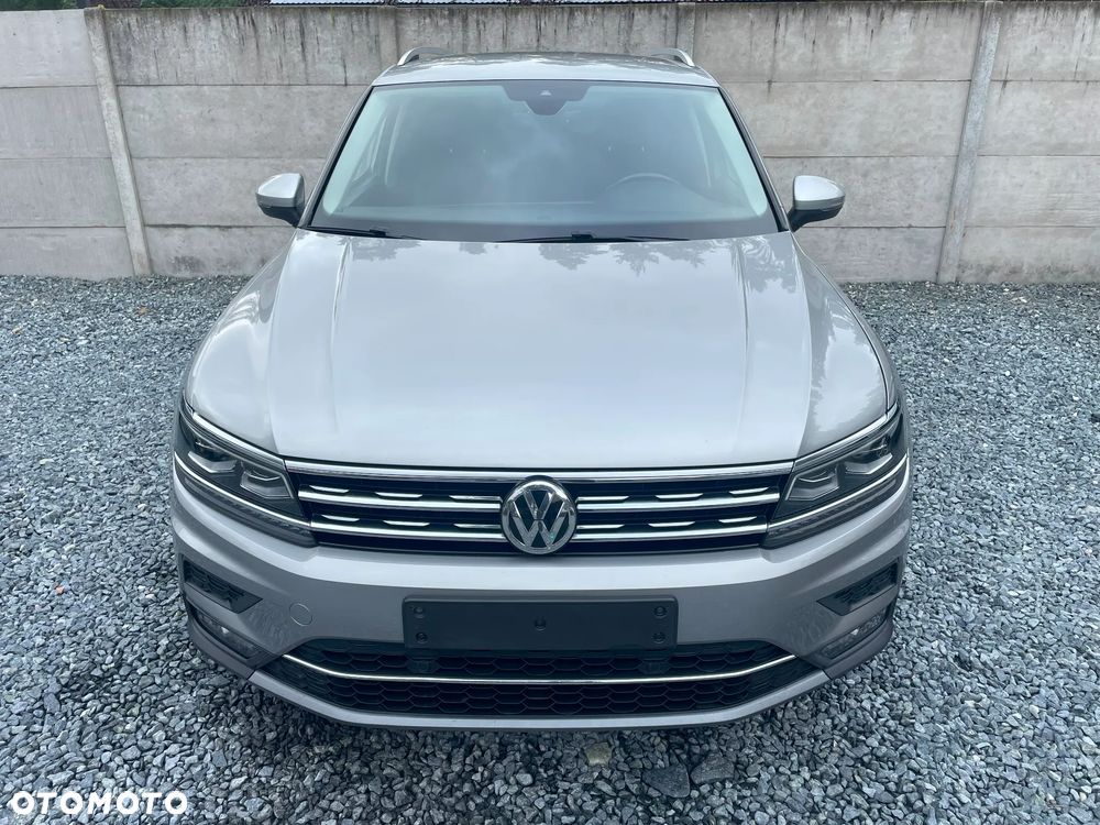 Volkswagen Tiguan - 1