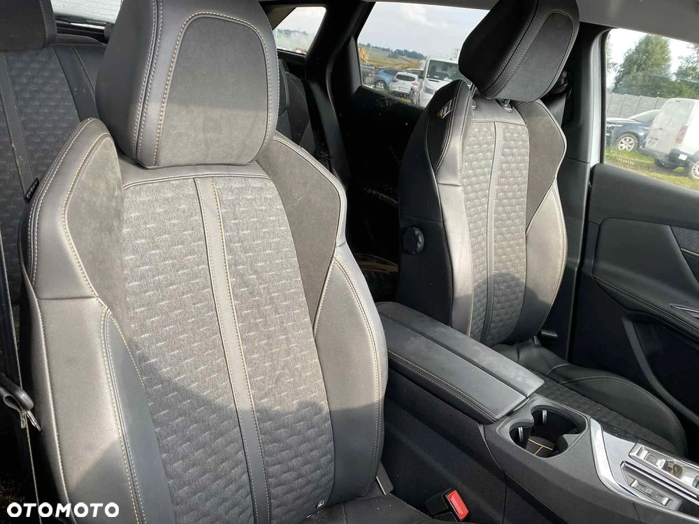 Peugeot 3008 1.2 PureTech Allure S&S EAT8 - 14