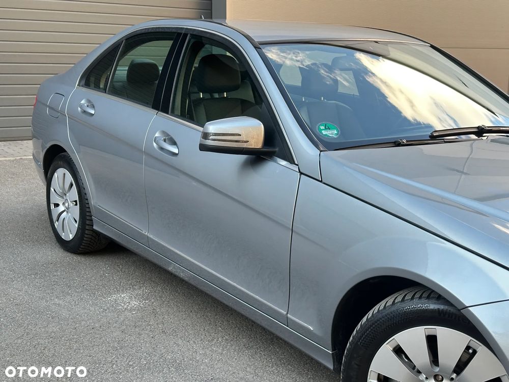 Mercedes-Benz Klasa C 180 K BlueEff Elegance - 4