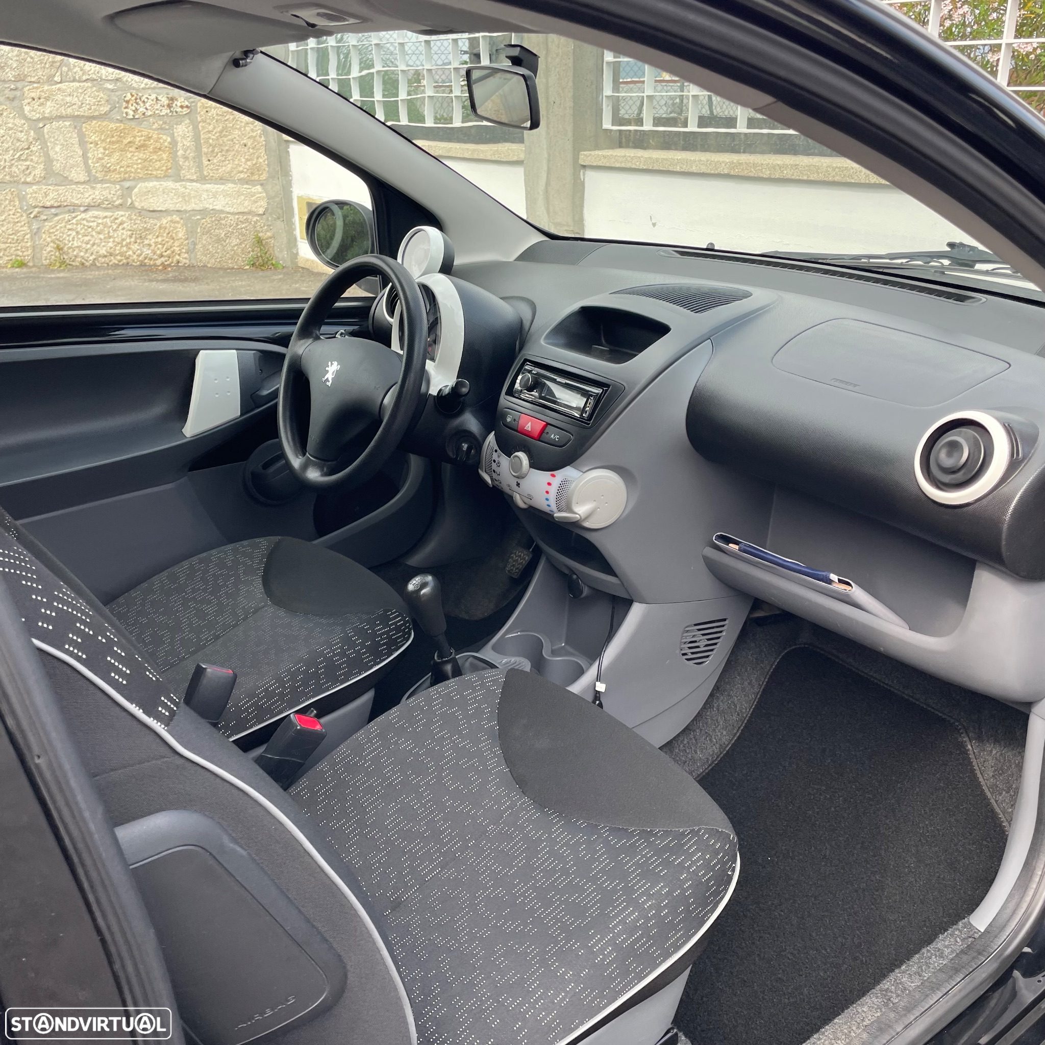 Peugeot 107 1.0 Urban - 18