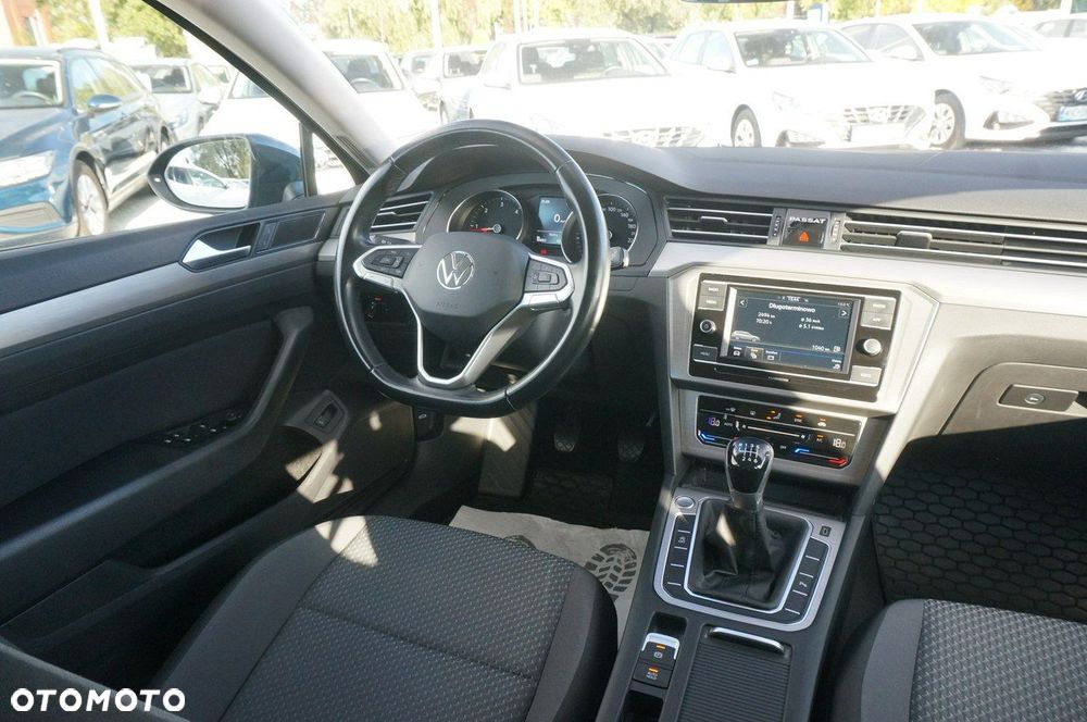 Volkswagen Passat - 15