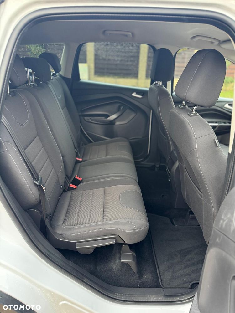 Ford Kuga - 40