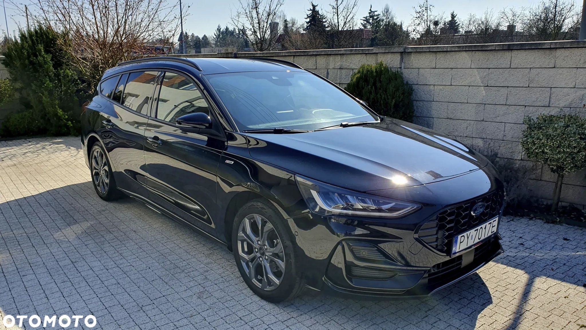 Ford Focus Turnier 1.0 EcoBoost Start-Stopp-System ST-LINE STYLE - 1