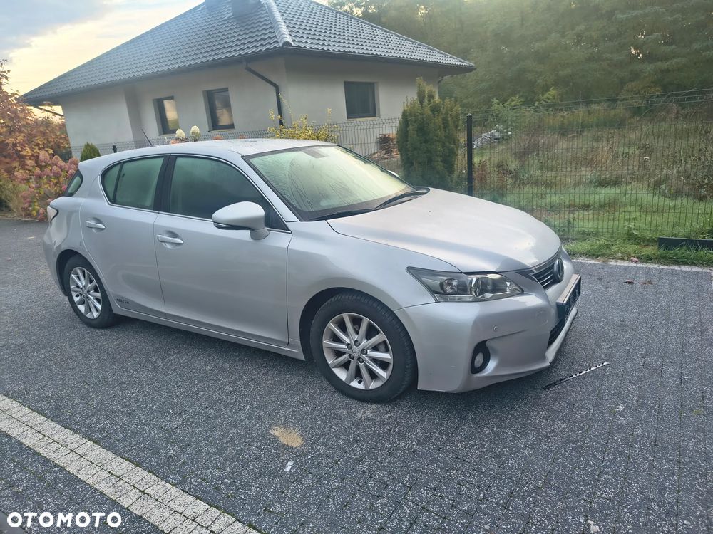 Lexus CT - 4
