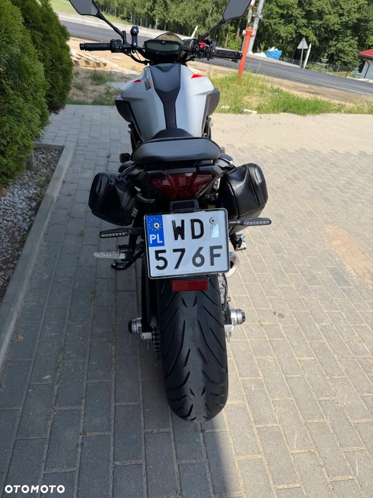 Yamaha MT - 27