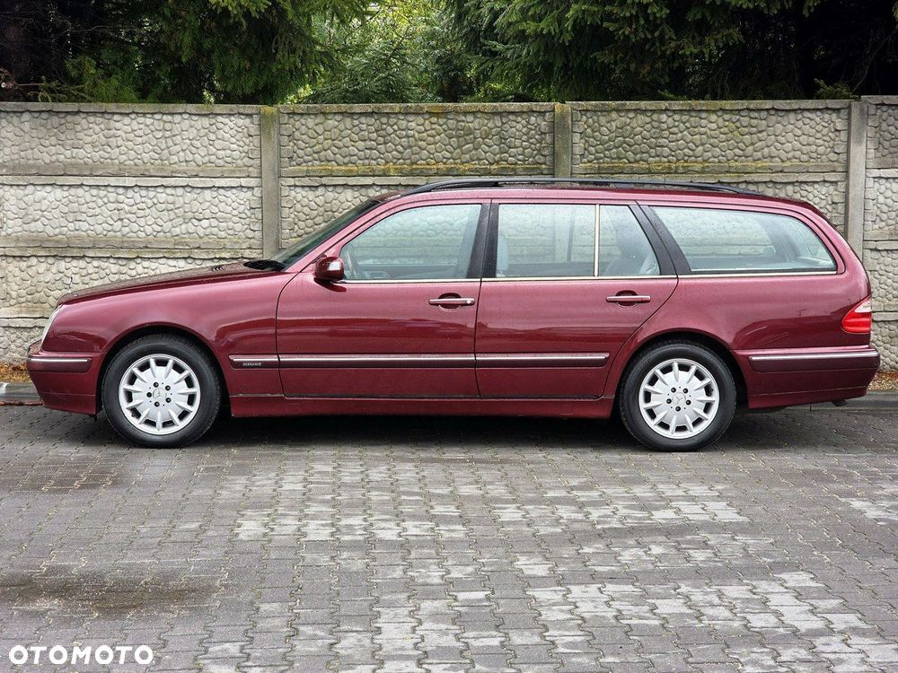 Mercedes-Benz Klasa E 240 T Avantgarde - 4