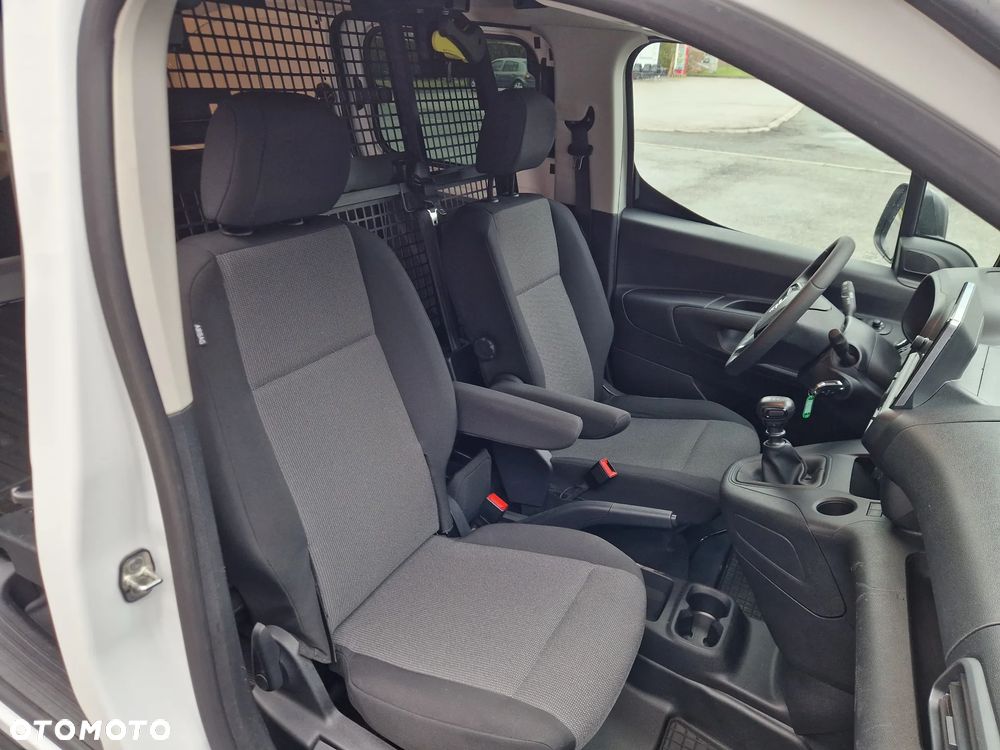 Opel Combo Maxi Brygadówka 5 Osób - 33