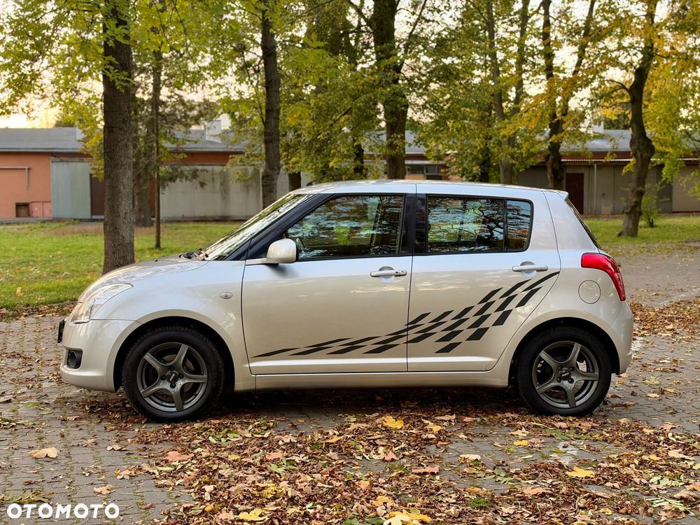 Suzuki Swift 2009 photo 5