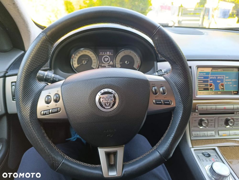 Jaguar XF 4.2 SV8 - 19