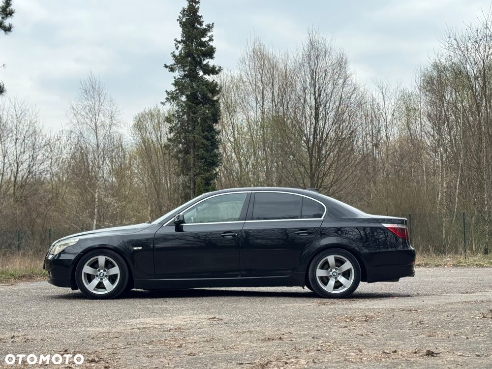 BMW Seria 5 525d - 23