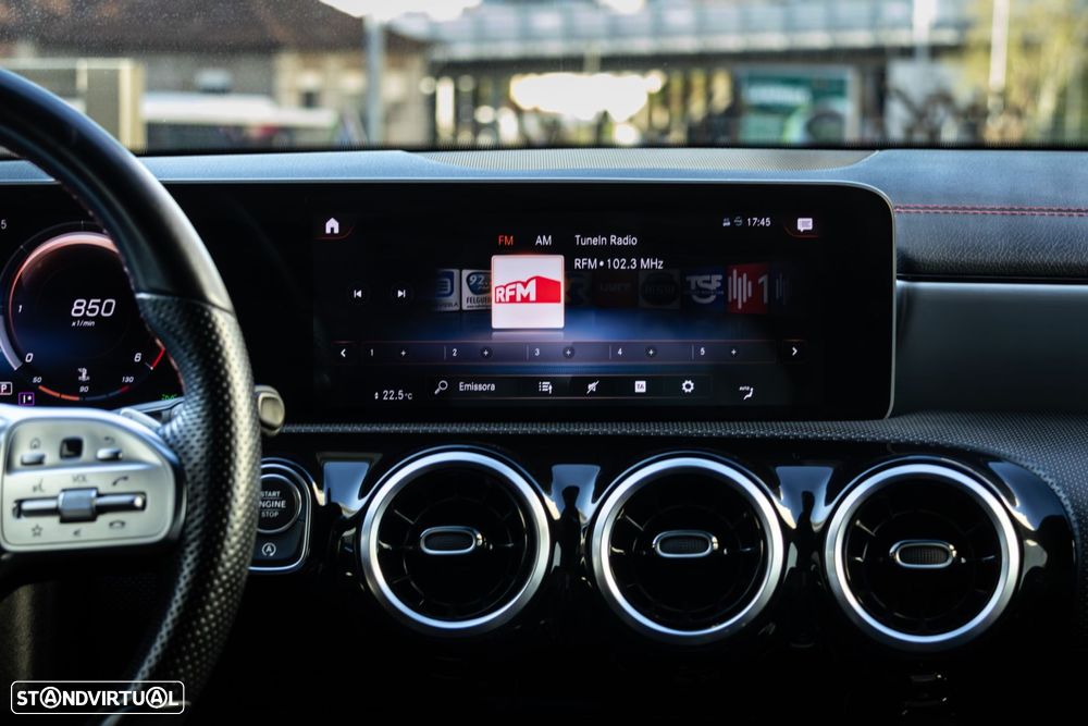 Mercedes-Benz CLA 180 - 30