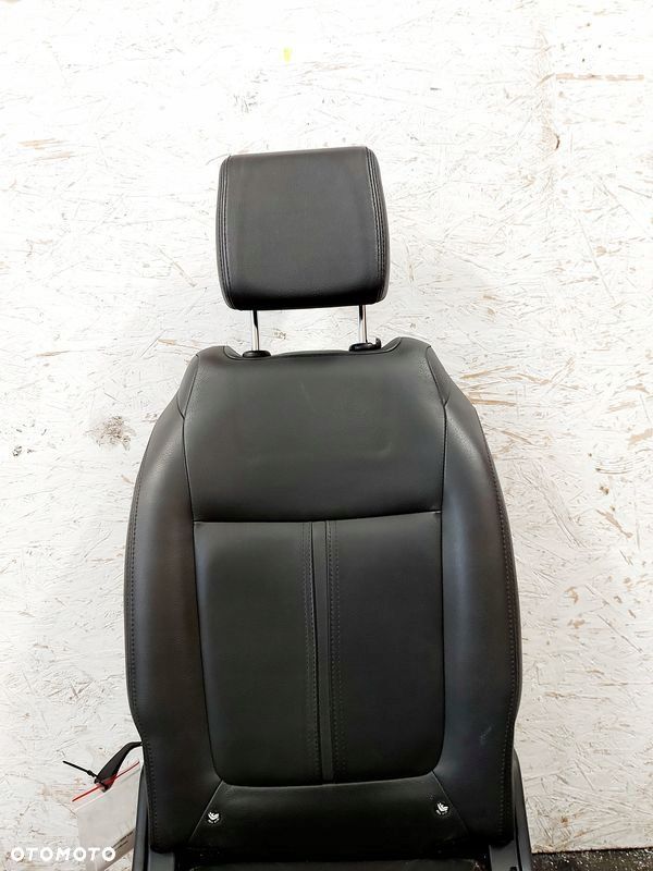 PEUGEOT 5008 1 I FOTEL II 2 RZĄD ŚRODKOWY SKÓRA - 3