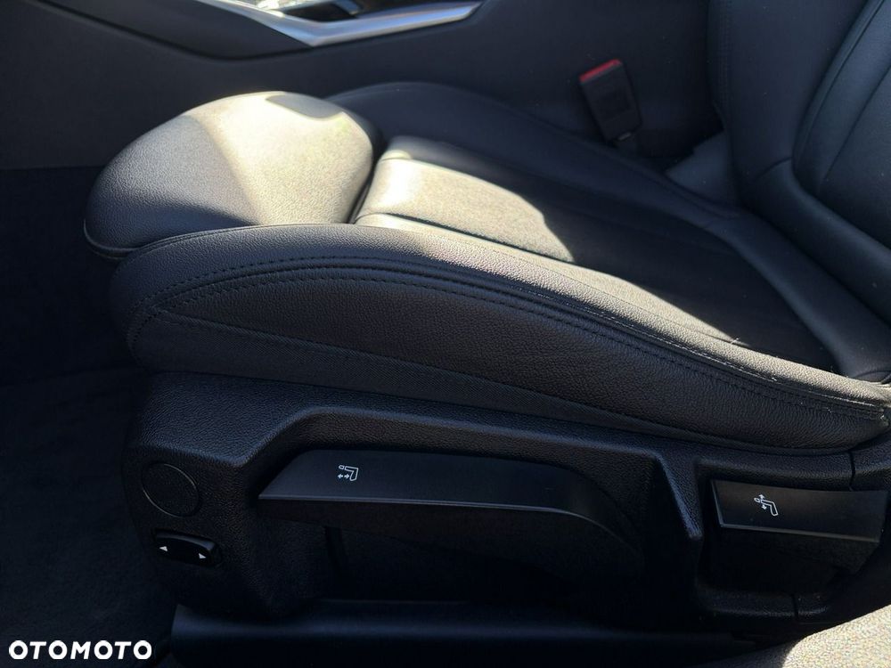 BMW Seria 3 320i Sport Line - 13