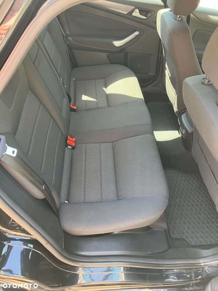 Ford Mondeo 2.0 TDCi Ambiente - 10