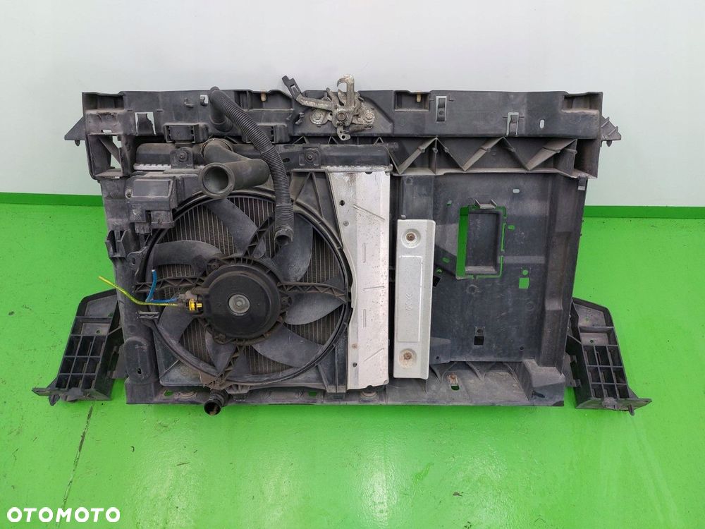 Pas przedni z chłodnicami KLIMATYZACJI WODY PEUGEOT 207 06–12 1.4 B 16V - 2