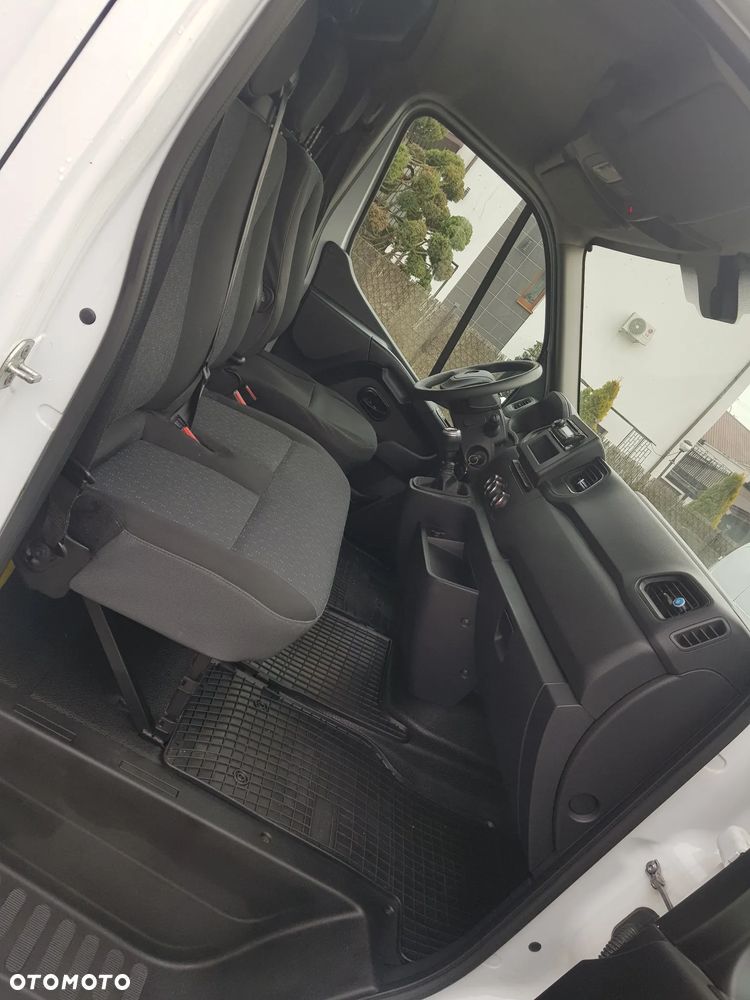 Opel Movano 2.3dCi   2.3CDTI L3H2 3.5t 135KM FWD 4d master - 7