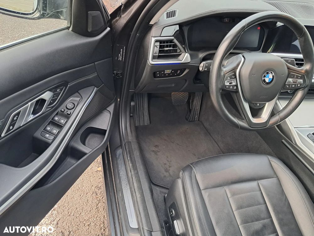 BMW Seria 3 330i AT Luxury Line - 13