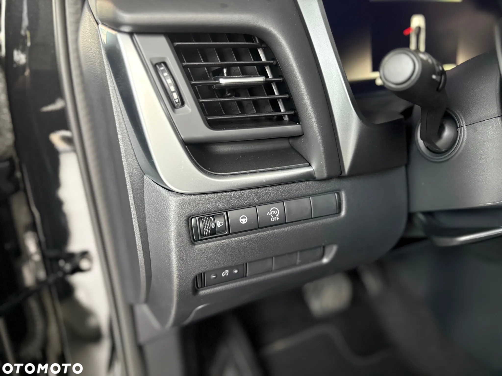 Nissan Qashqai 1.3 DIG-T mHEV N-Connecta Xtronic - 10