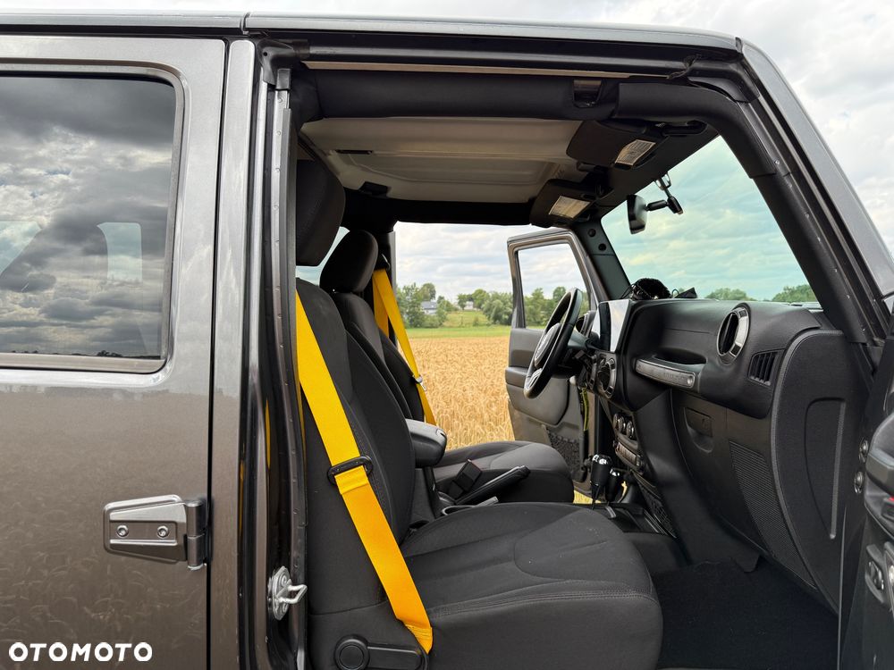 Jeep Wrangler - 14