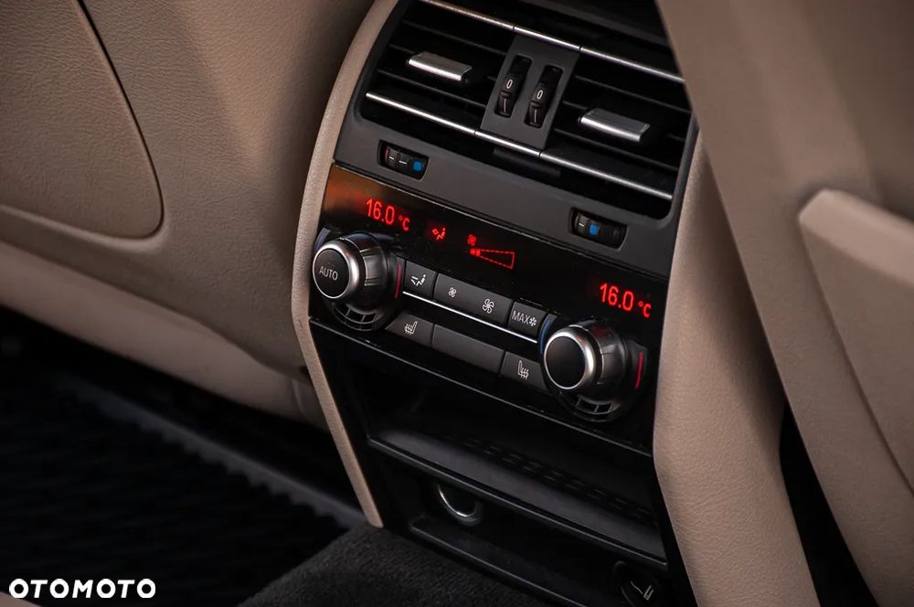 BMW Seria 7 740d xDrive - 16