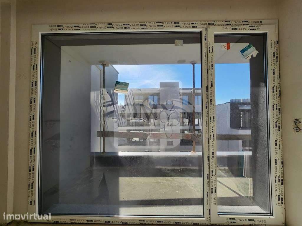 T2 de 2 Frentes Junto ao Parque Corgo em Vila Real - Grande imagem: 2/12