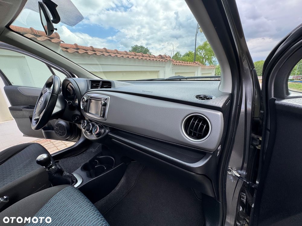 Toyota Yaris - 24