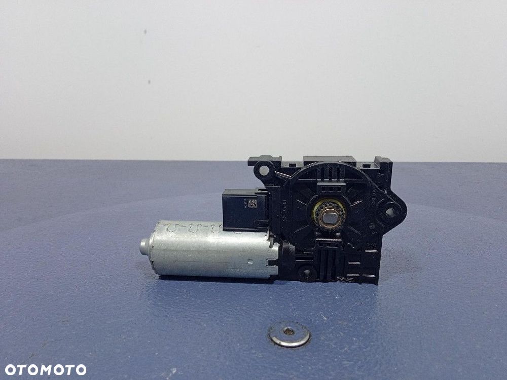 VOLVO V90 II MODUŁ SILNICZEK SZYBERDACHU 10030662A - 2