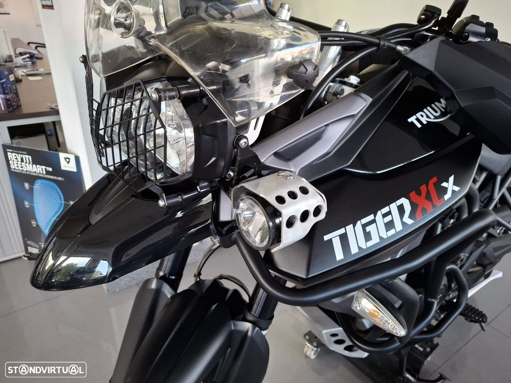 Triumph Tiger 800 XCx - 8