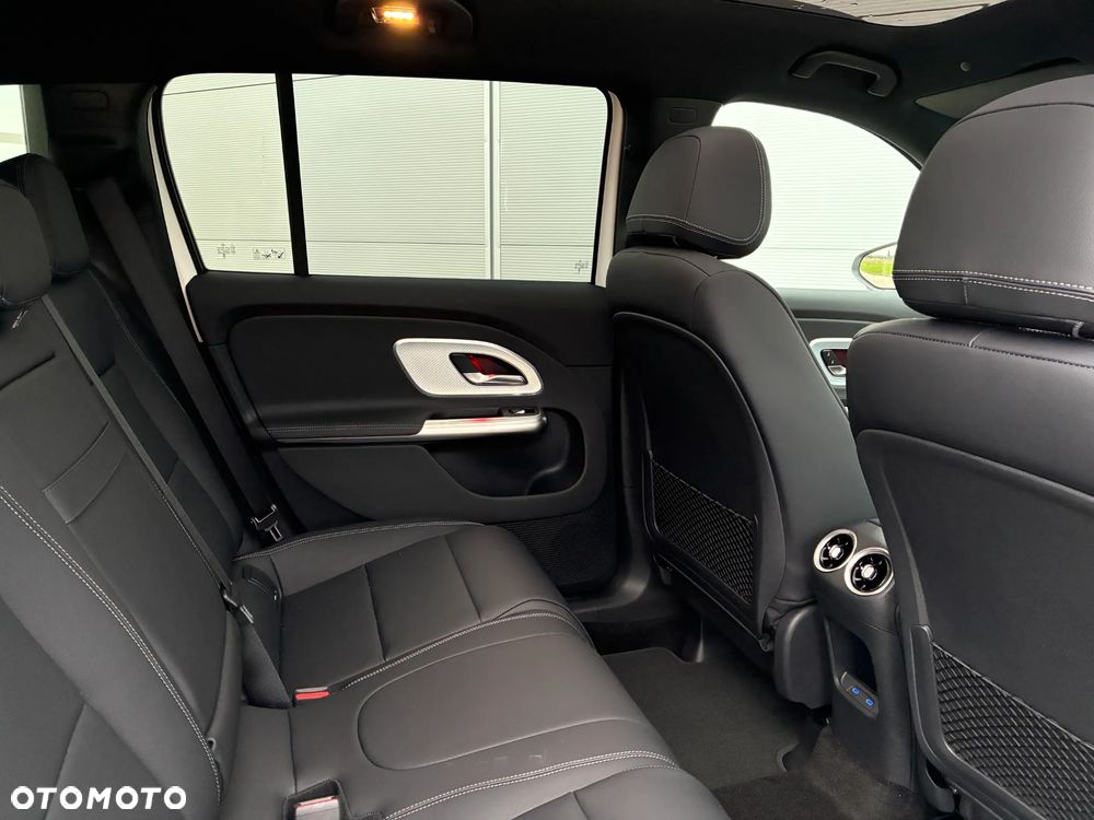 Mercedes-Benz GLB 200 mHEV 8G-eDCT - 6
