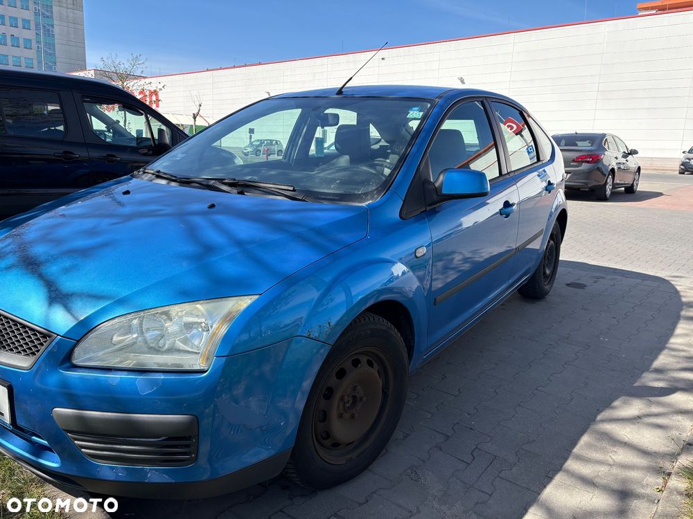 Ford Focus 1.6 16V Ambiente - 2