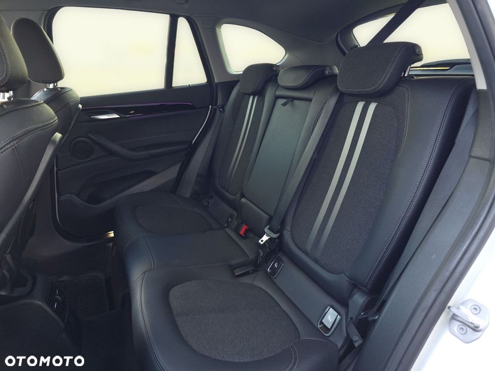 BMW X1 sDrive18i Sport Line - 28