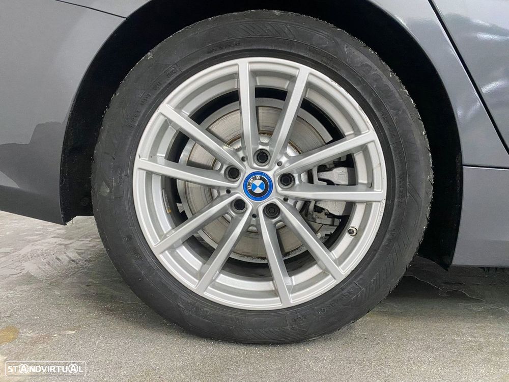 BMW 320 e Touring Corporate Edition Auto - 40