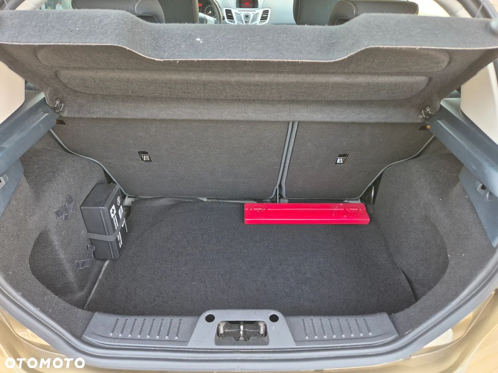 Ford Fiesta - 16