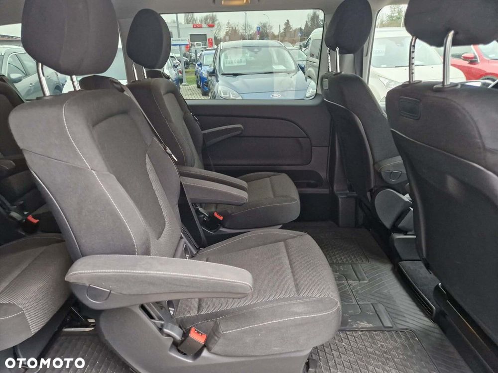 Mercedes-Benz Klasa V - 30