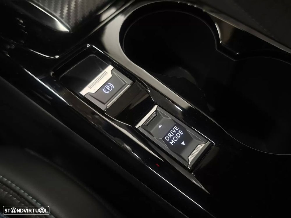 Peugeot 2008 PureTech 130 EAT8 Allure - 22