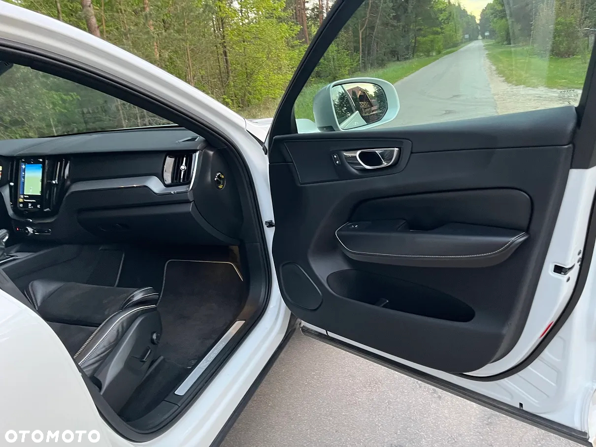 Volvo XC 60 D5 SCR AWD R-Design - 14