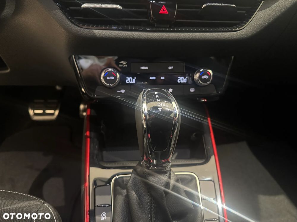 Skoda Fabia 1.5 TSI Monte Carlo DSG - 10