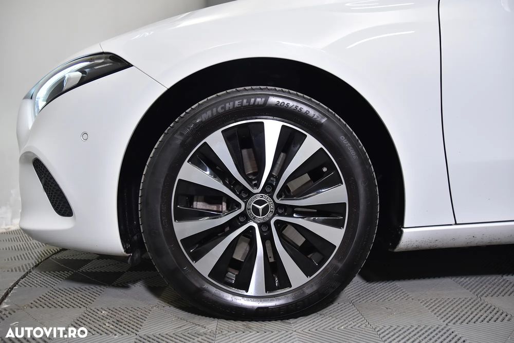 Mercedes-Benz A 250 e 8G-DCT - 13