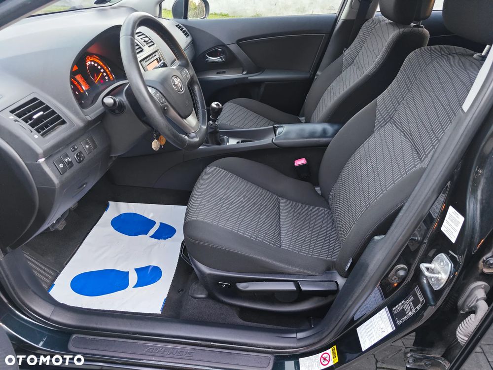 Toyota Avensis 1.8 Sol plus NAVI - 19