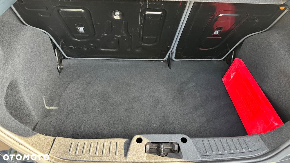 Ford Fiesta 1.25 Titanium EU5 - 15