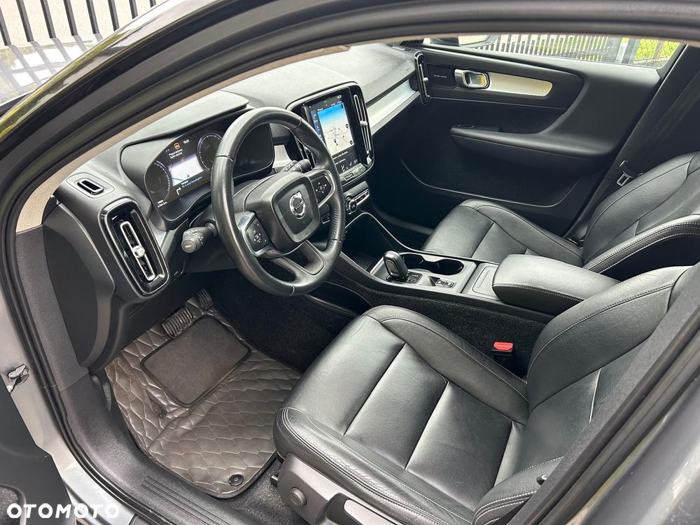 Volvo XC 40 T5 AWD Geartronic Momentum Pro - 4