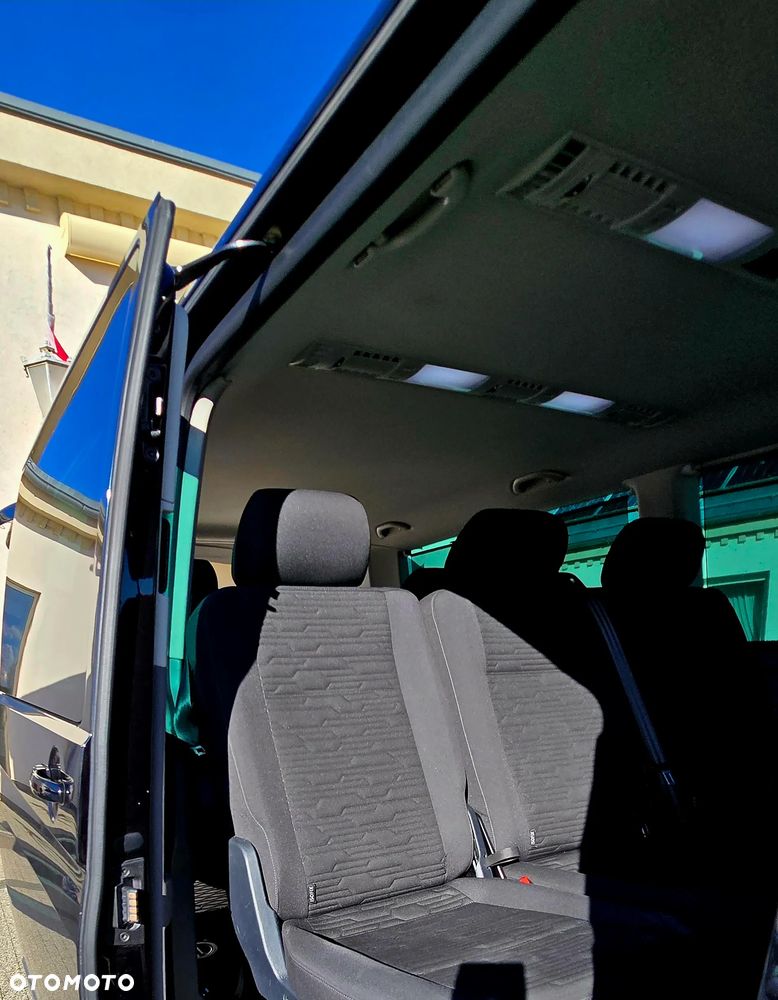 Volkswagen Caravelle - 30