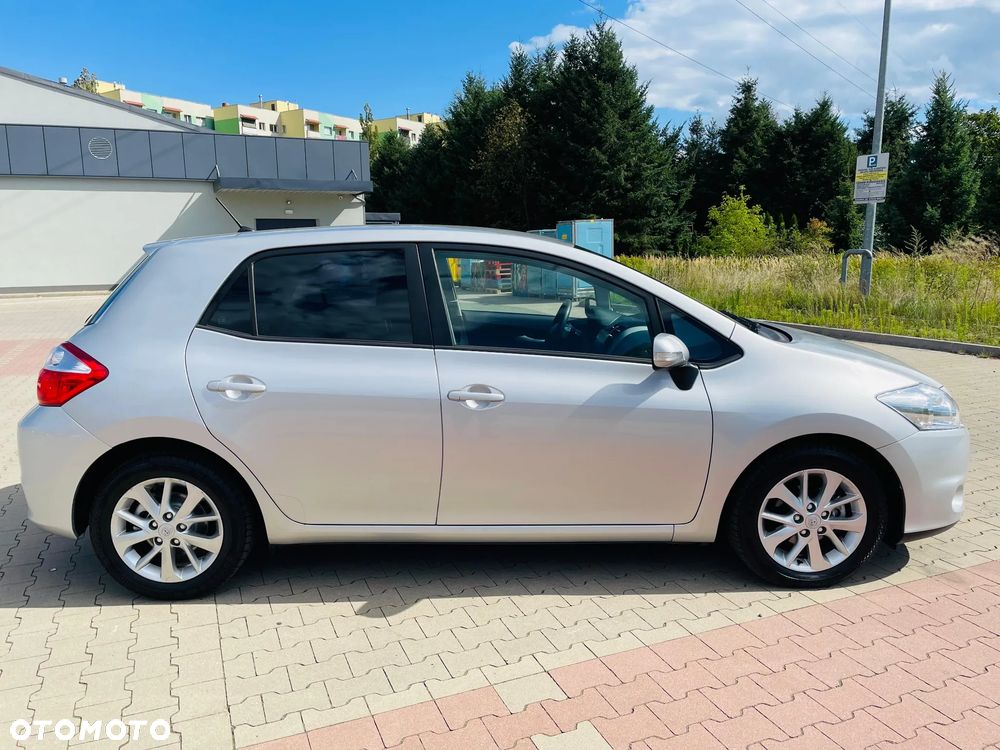 Toyota Auris 1.6 Executive - 6