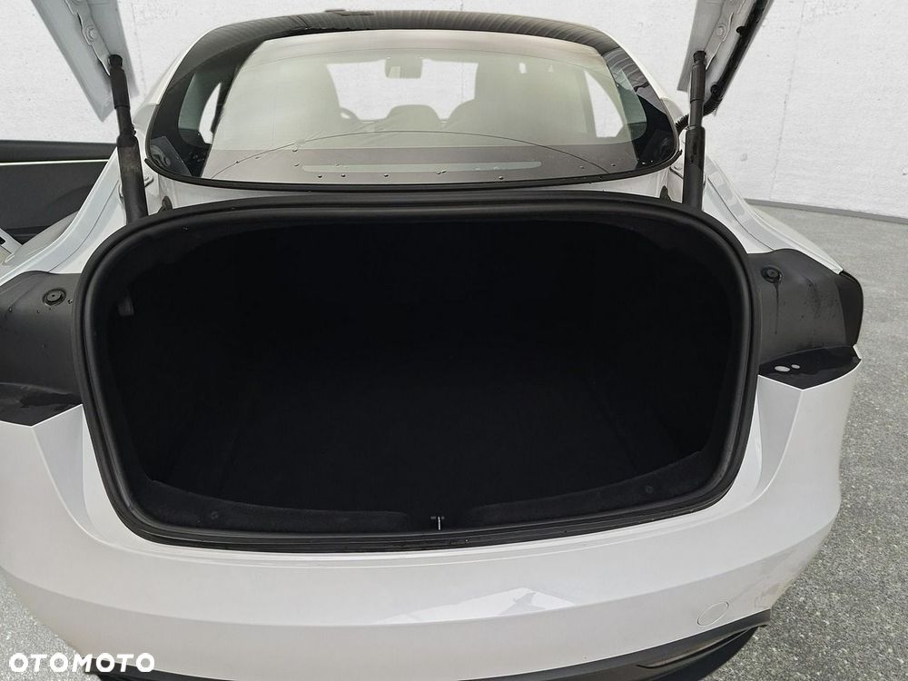 Tesla Model 3 - 13