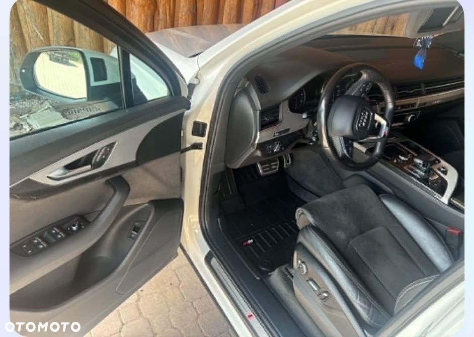 Audi Q7 - 4