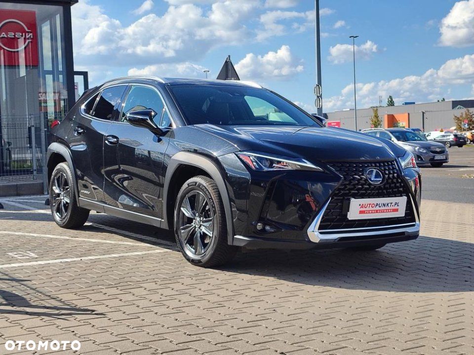 Lexus UX - 4