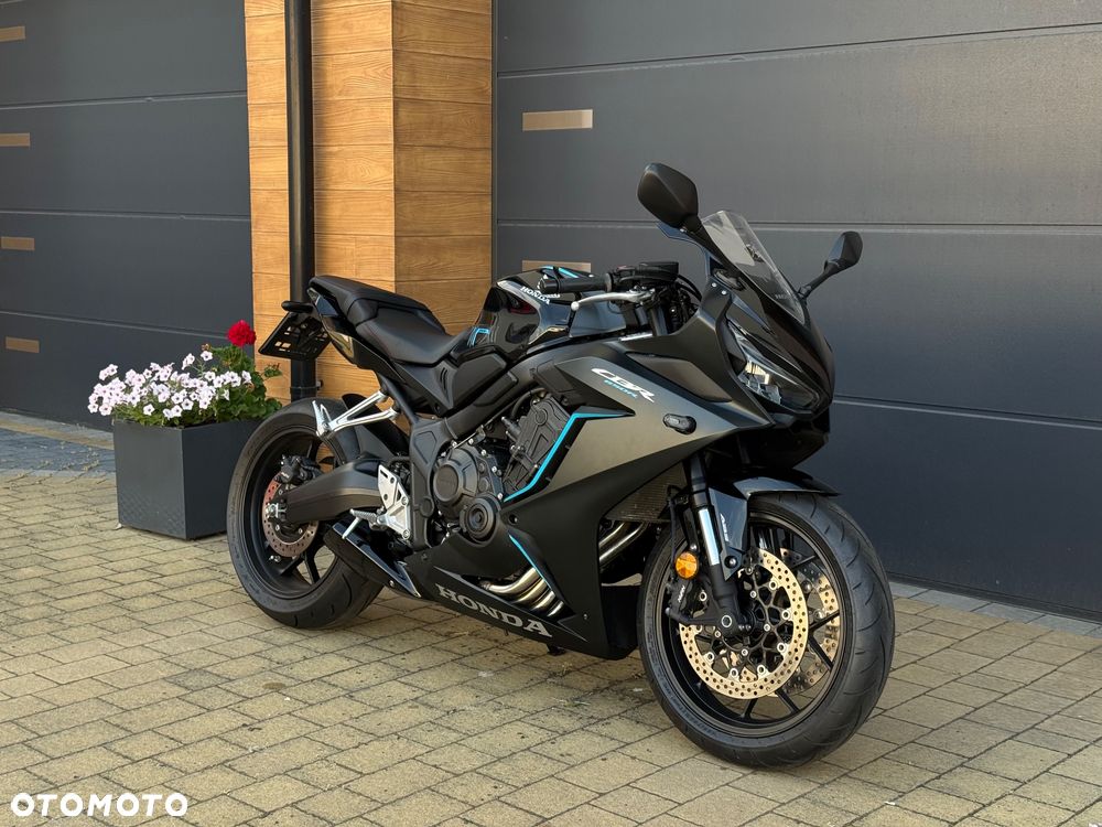 Honda CBR - 9